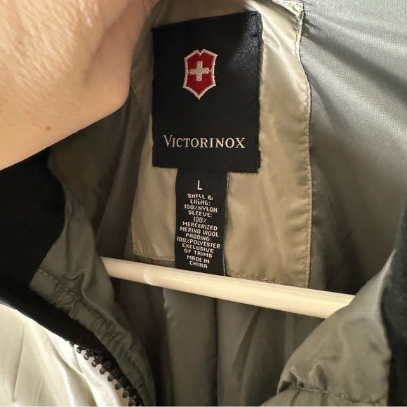 Victorinox Wool Sweater Jacket Combo Size Large - Picture 2 of 9